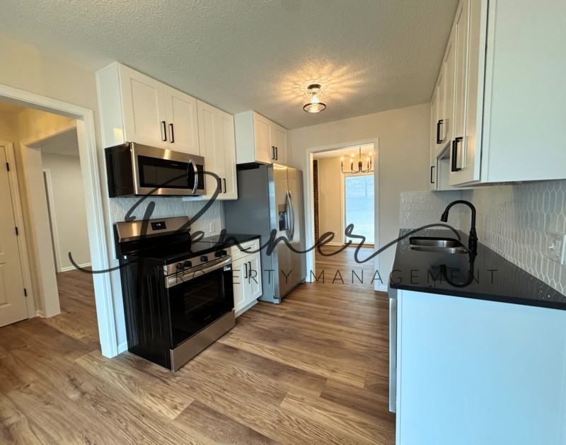 811 Northeast Mulberry Street - Photo 3 of 13