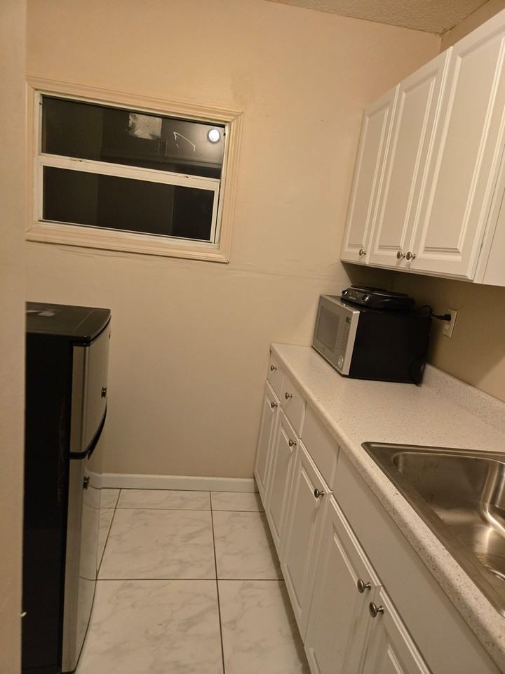 Sw 138th Ct - Photo 4 of 10