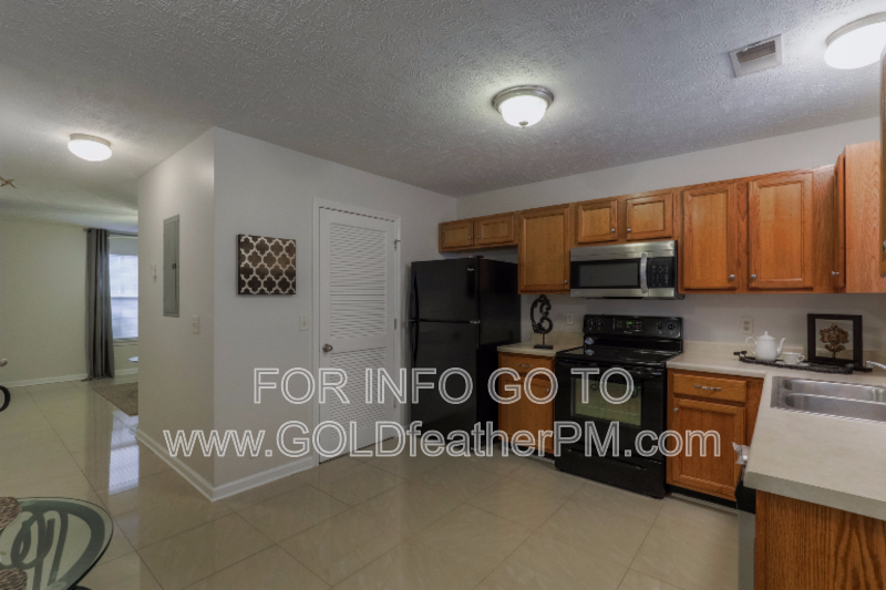 1363 Benley St - Photo 3 of 14