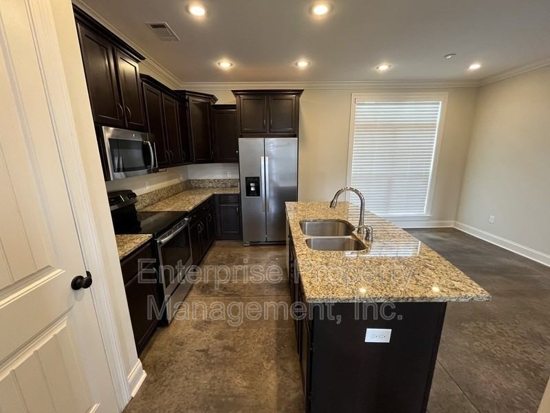 7240 Winterbrook Ln - Photo 7 of 25