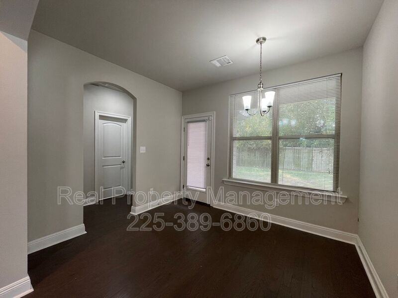 7948 Antebellum Ave - Photo 7 of 20