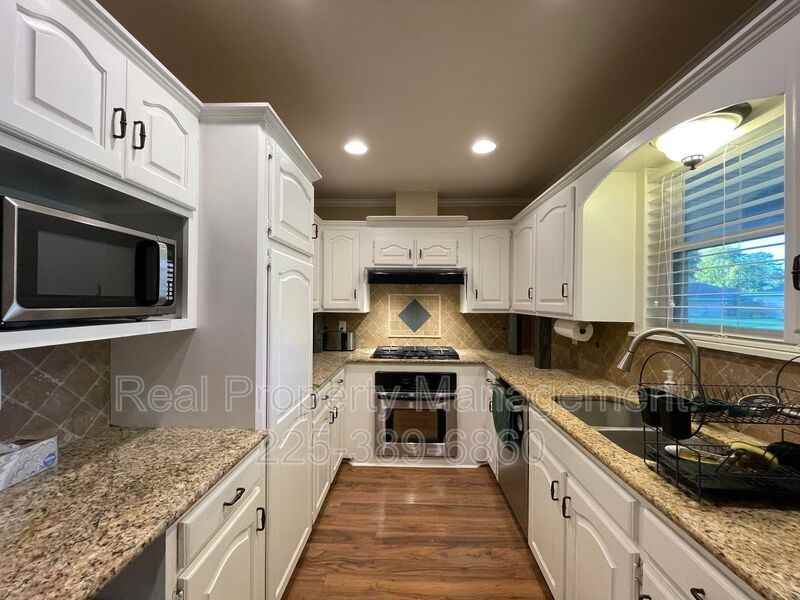 9536 Bermuda Ave #A - Photo 7 of 31