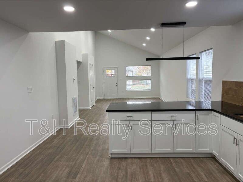 408 N Berwick Ave - Photo 6 of 21