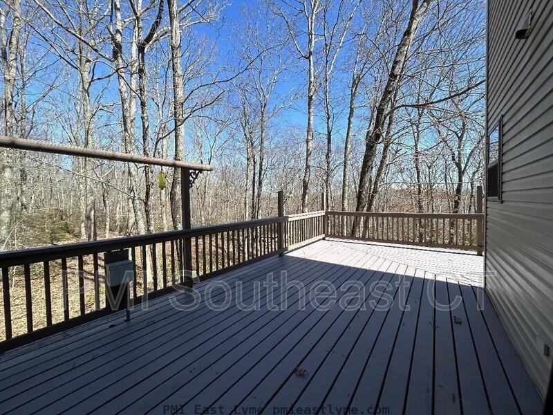 349 West Road - Photo 4 of 27