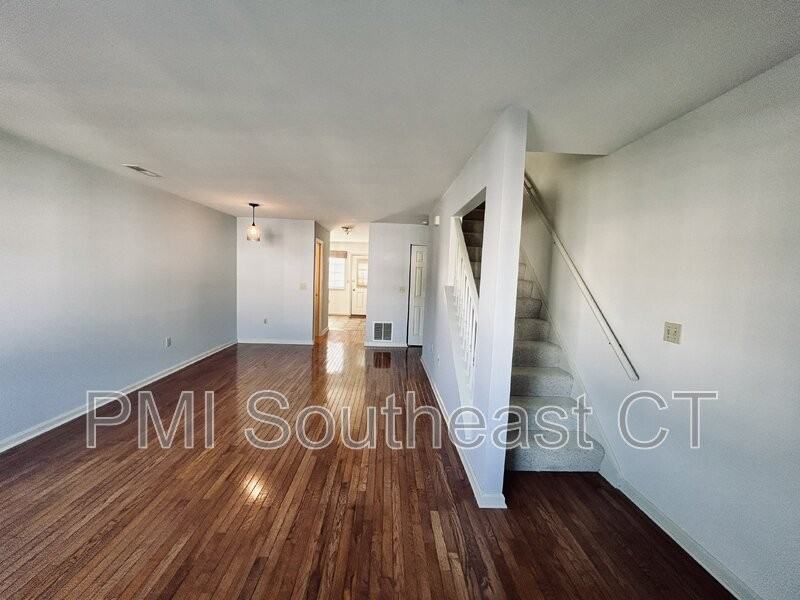 310 Boston Post Rd #56 - Photo 4 of 23