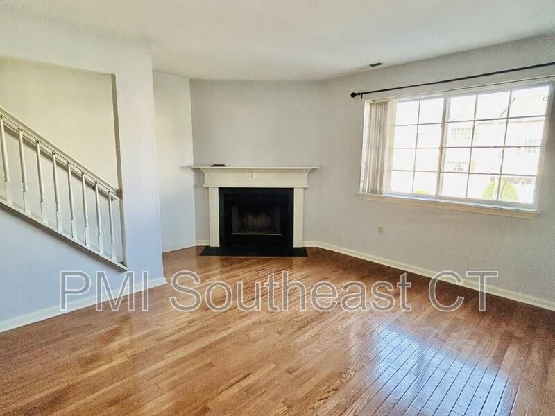 310 Boston Post Rd #56 - Photo 5 of 23