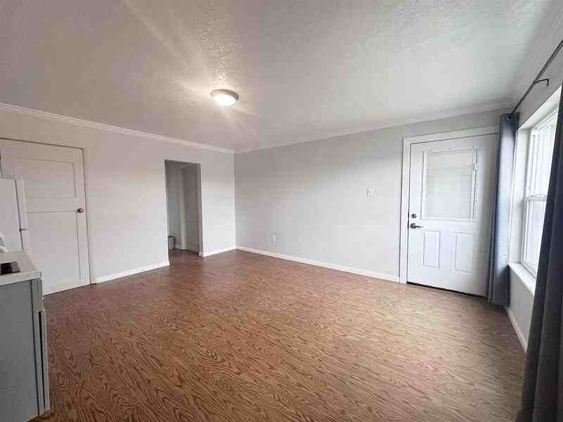 116 N Tremont St #5 - Photo 3 of 7