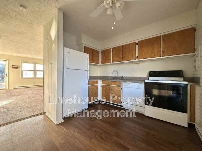 4428 Ocean View Ave - Photo 3 of 10