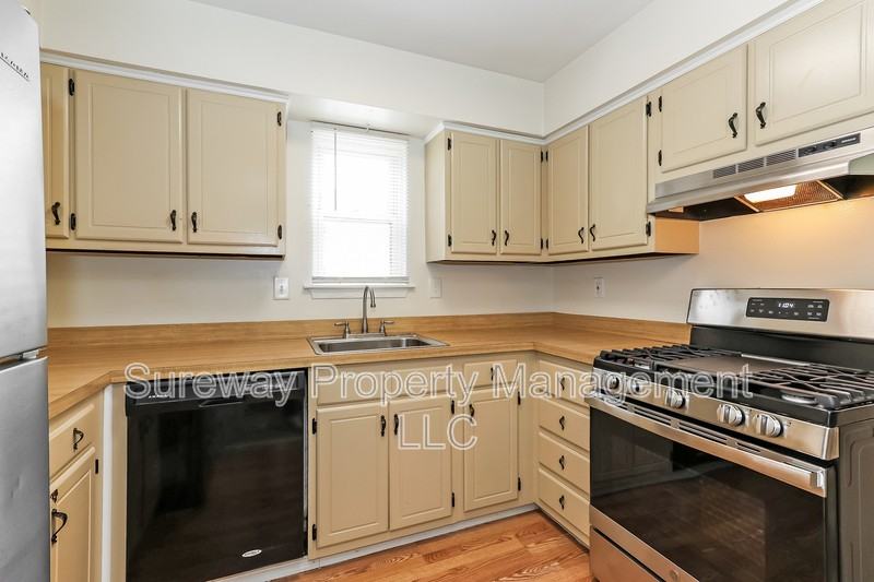 505 Corinthian Ave #B - Photo 6 of 17