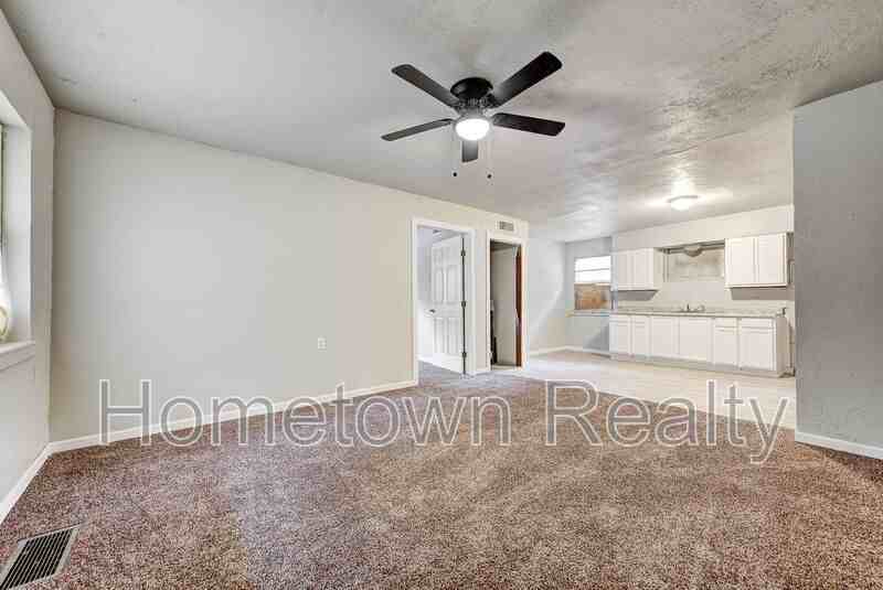 1135 N Billen Ave - Photo 4 of 29