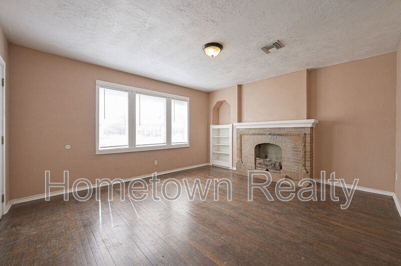 1605 Nw 29th St - Photo 3 of 19