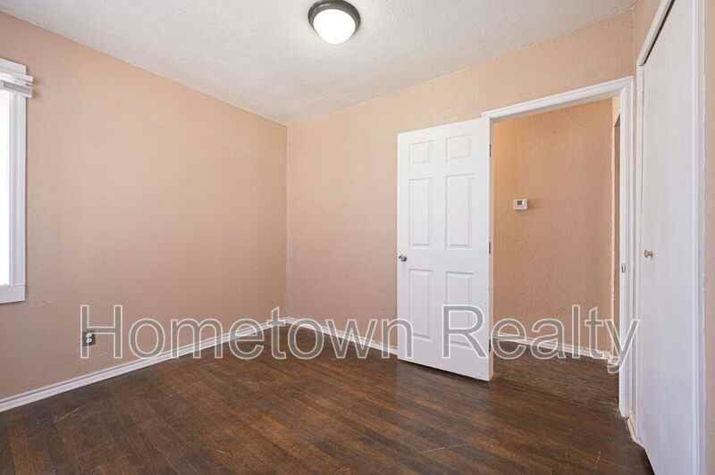 1605 Nw 29th St - Photo 7 of 19