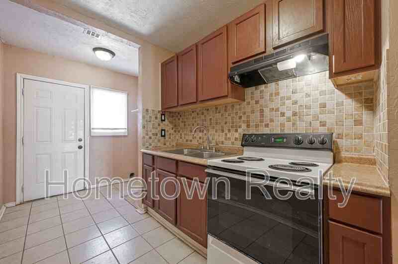 1605 Nw 29th St - Photo 6 of 18