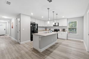 featured image of Beverly Avenue