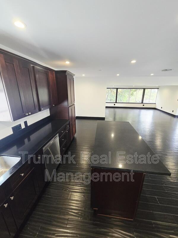 12426 Moorpark St #E - Photo 2 of 35