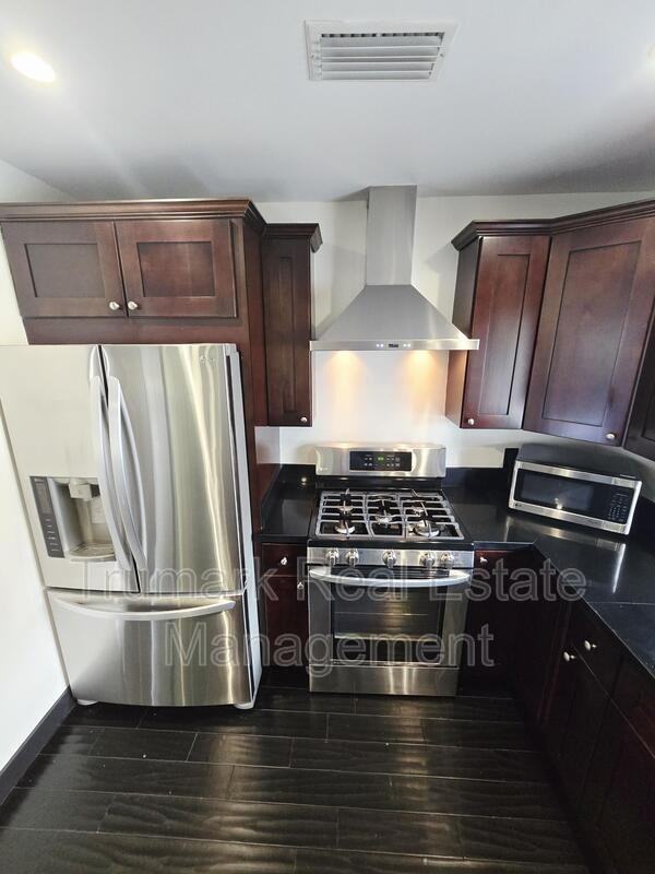 12426 Moorpark St #E - Photo 6 of 35