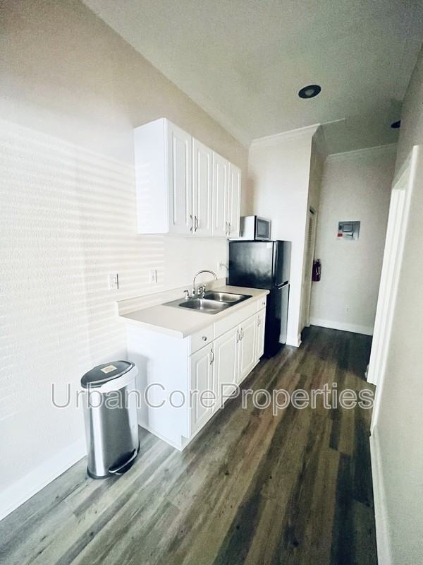 236 4th St N - Photo 4 of 6