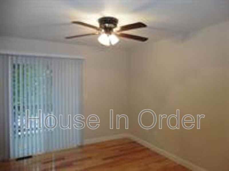 15 Howard Row Pl - Photo 7 of 10