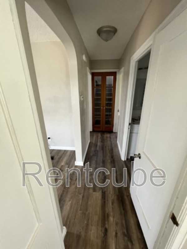 915 Pleasant St - Photo 4 of 16