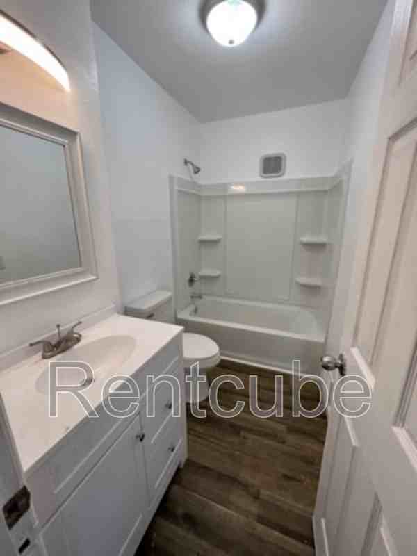 915 Pleasant St - Photo 6 of 16