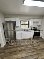 featured image of 915 Pleasant St