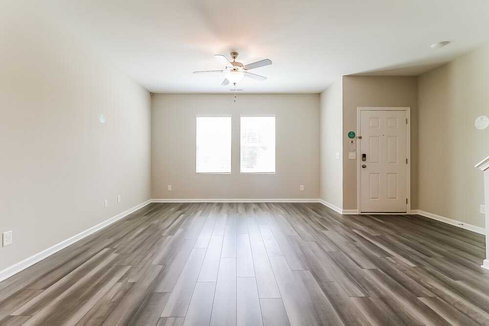 650 Wendell Falls Pkwy - Photo 6 of 17