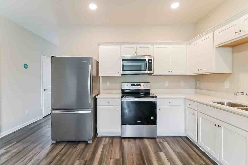 650 Wendell Falls Pkwy - Photo 7 of 17