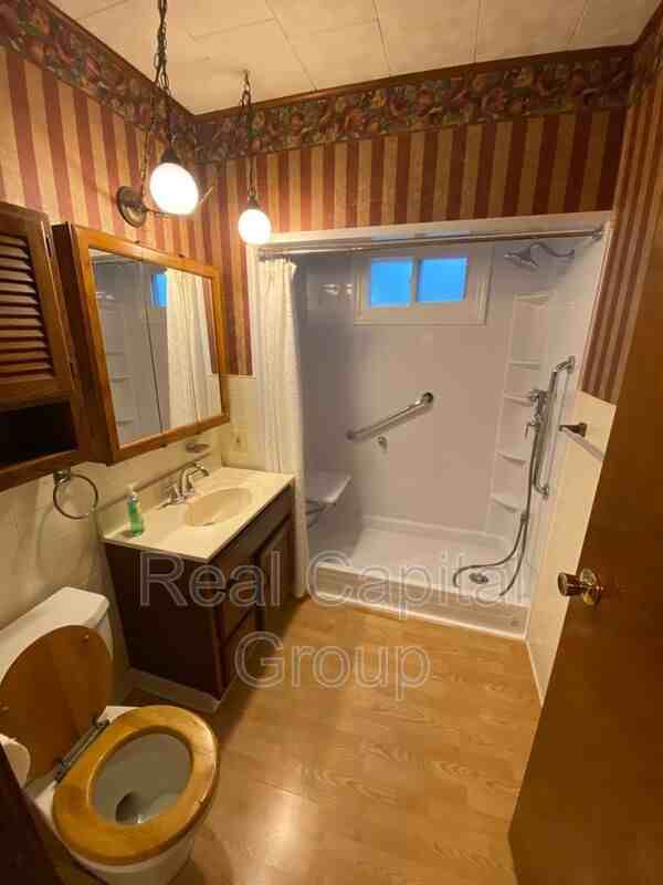 539 Harlem Rd - Photo 6 of 10