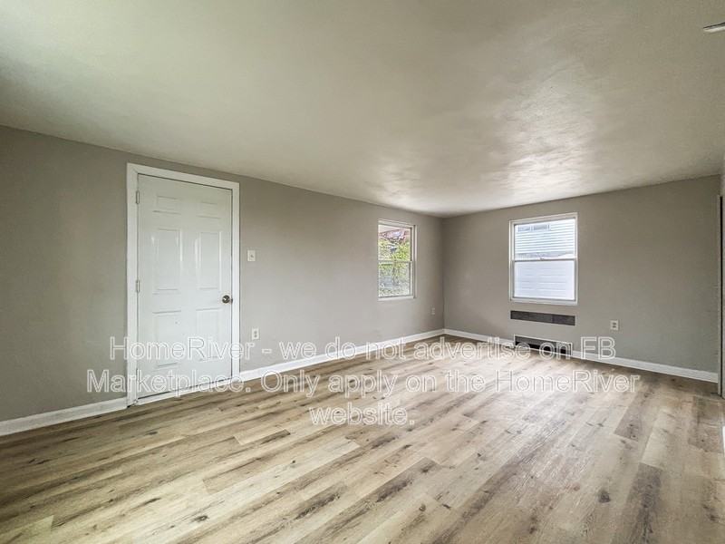 127 Jefferson Dr - Photo 2 of 20