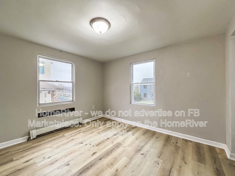 127 Jefferson Dr - Photo 5 of 20