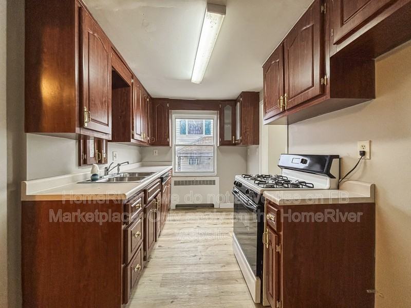 127 Jefferson Dr - Photo 4 of 20