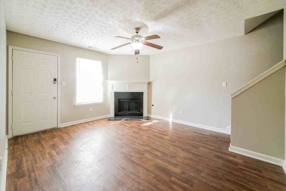 5246 Kirk Dr - Photo 5 of 17