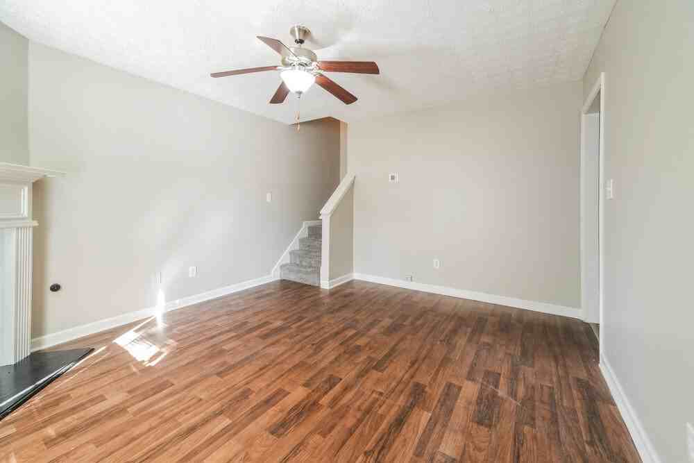 5246 Kirk Dr - Photo 6 of 17