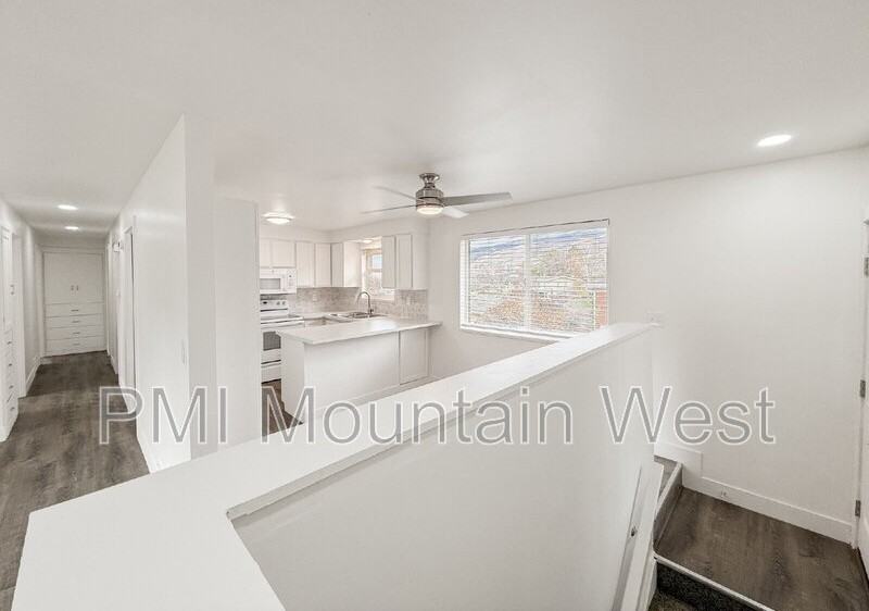 1011 Claremont Dr - Photo 6 of 50