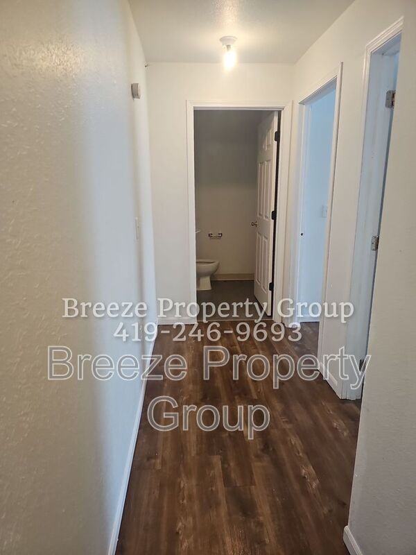 332 14th St #303 - Photo 3 of 9