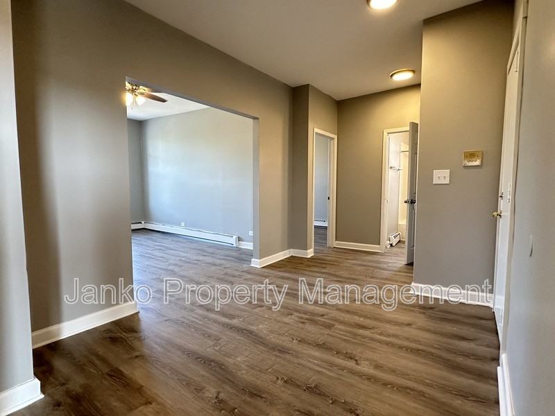 5657 W Washington Blvd #3N - Photo 4 of 12