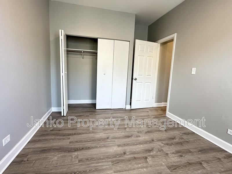 5657 W Washington Blvd #3N - Photo 5 of 12