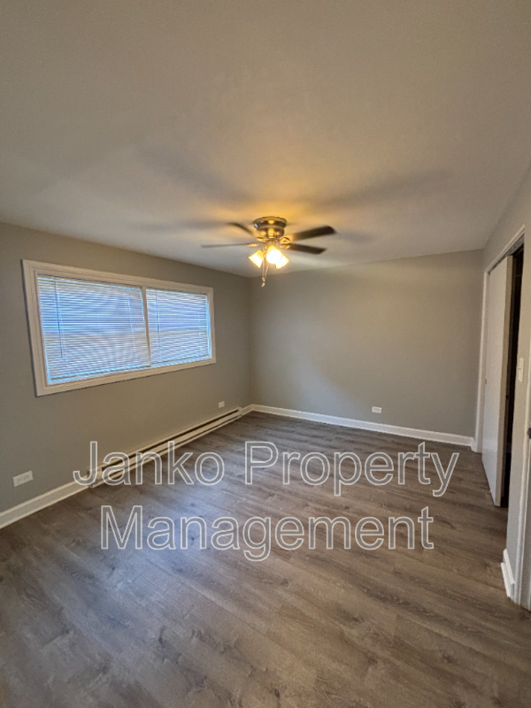 2109 119th St #11 - Photo 5 of 6