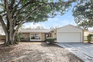 featured image of 813 Regal Palm Ct