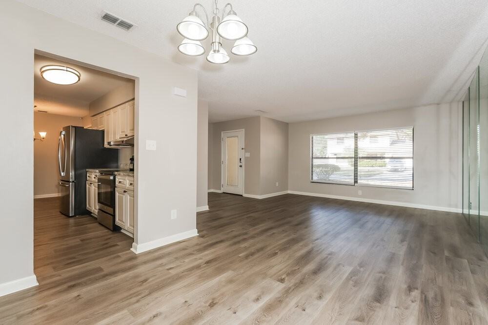 813 Regal Palm Ct - Photo 5 of 16