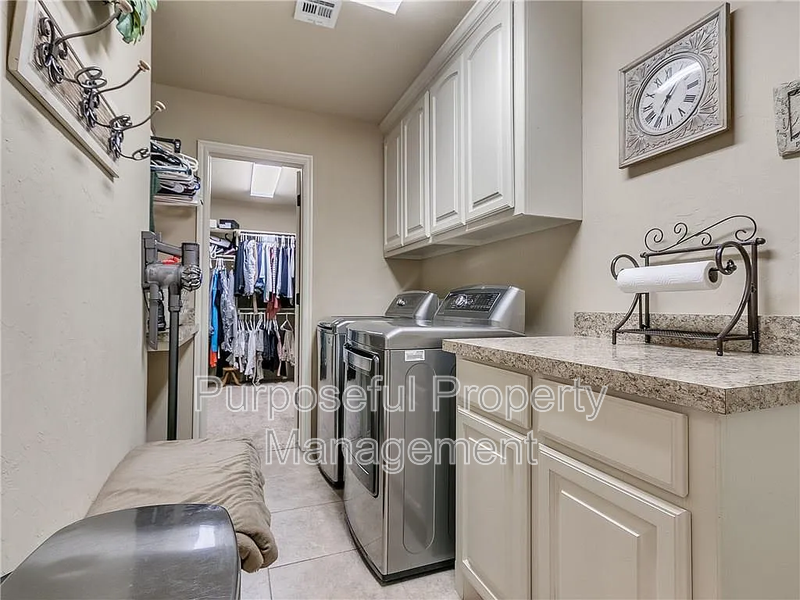 2409 Austrian Pine Drive - Photo 3 of 33