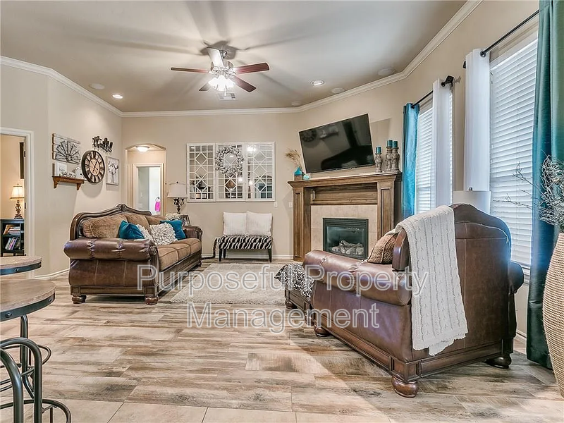 2409 Austrian Pine Drive - Photo 4 of 33