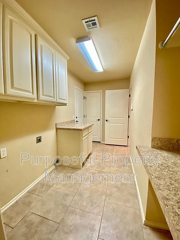 2409 Austrian Pine Drive - Photo 6 of 33