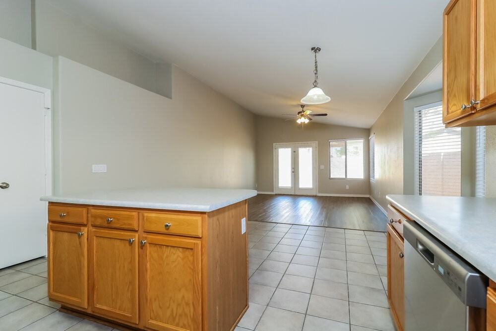 13354 W Saguaro Ln - Photo 7 of 16