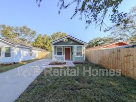 featured image of 445 Phelps Street