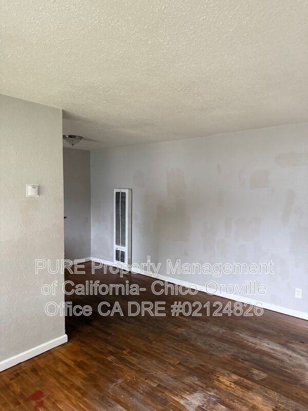 1547 2nd Ave #4 - Photo 2 of 13