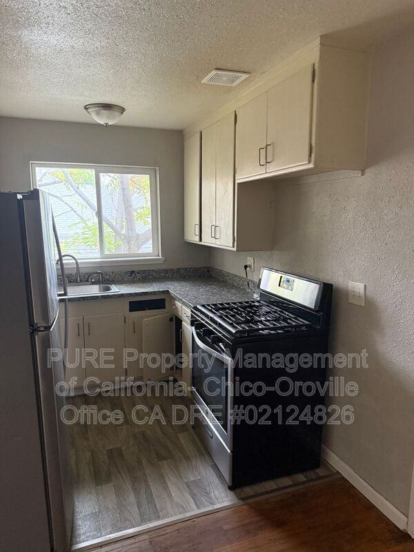 1547 2nd Ave #4 - Photo 7 of 13