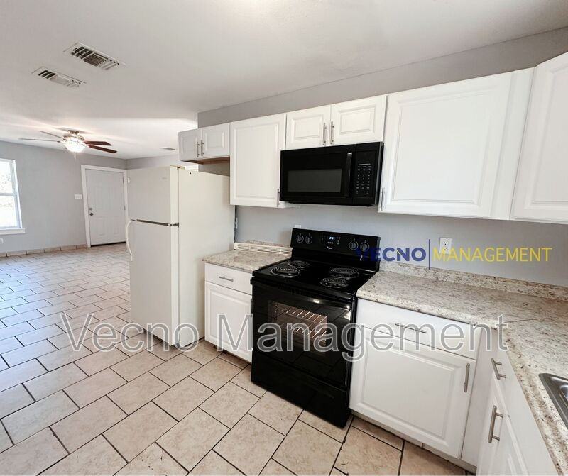 302 Cooper St #201 - Photo 4 of 13