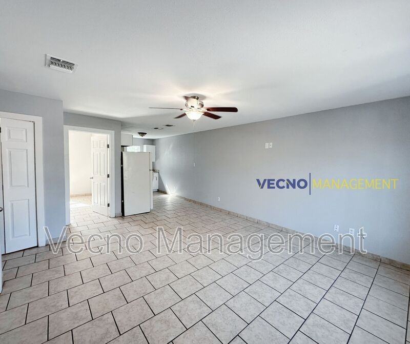 302 Cooper St #201 - Photo 5 of 13