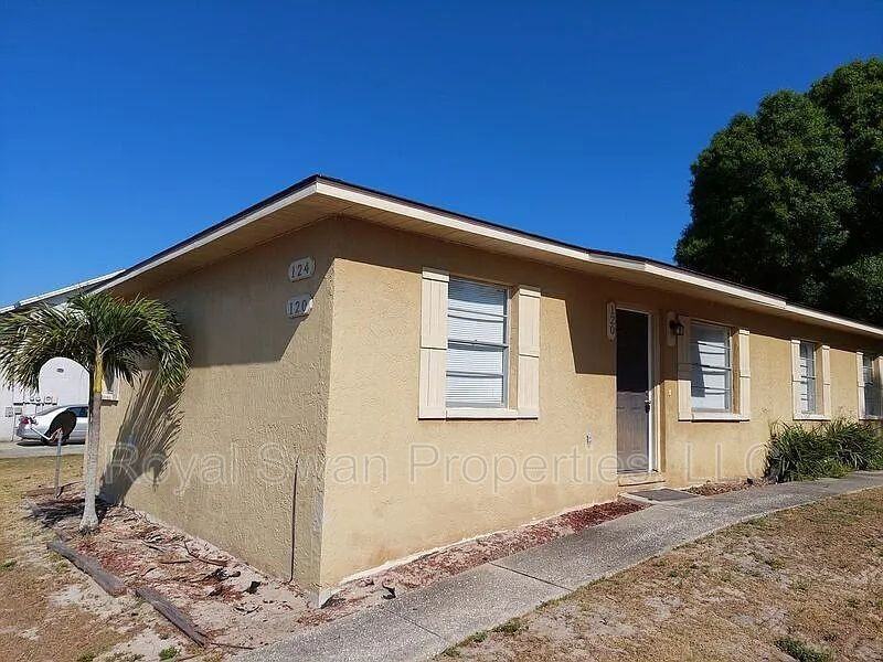 120 Rebecca Ln - Photo 3 of 15